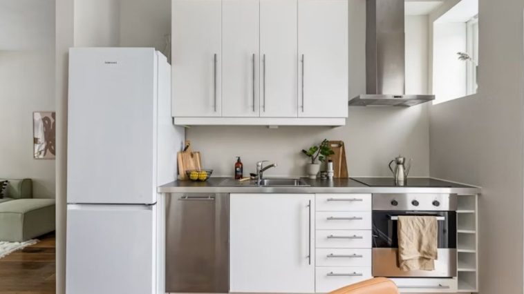 7 Ways AI-Powered Fridges Revolutionize Kitchens & Cut Waste