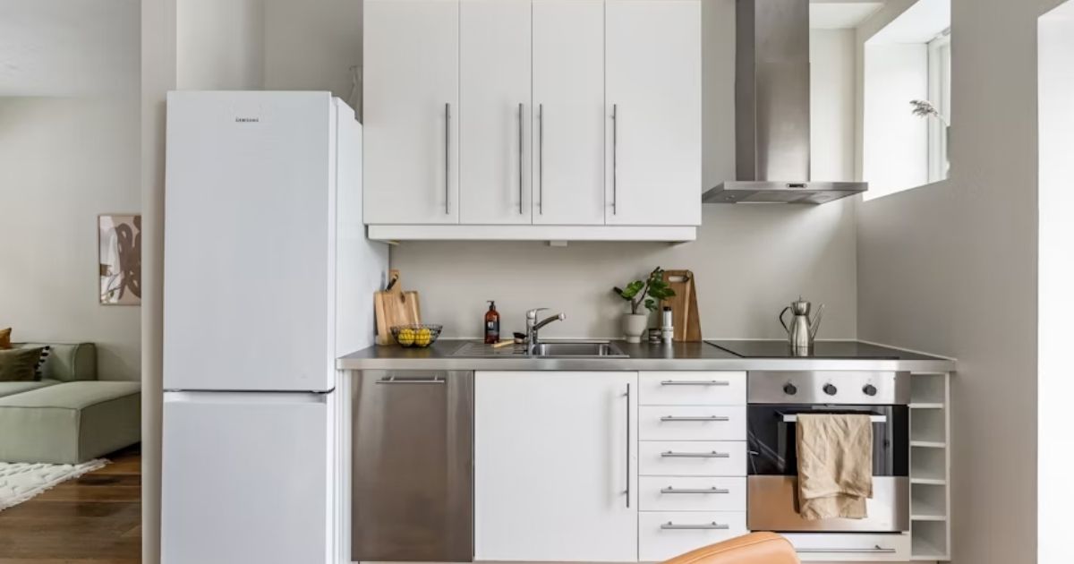 7 Ways AI-Powered Fridges Revolutionize Kitchens & Cut Waste